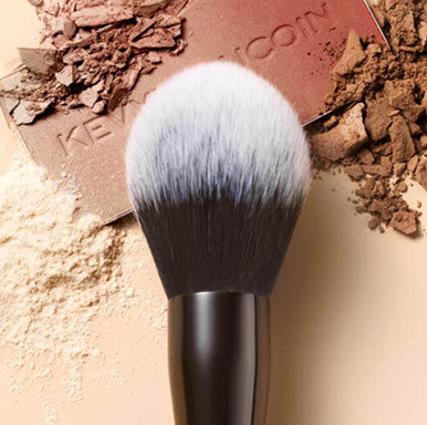 Kevyn Aucoin Blurring Powder Brush